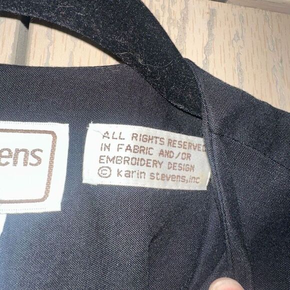 Vintage 80s Karin Steven’s Abstract Ladies at Dinner Blouse - Picture 3 of 5